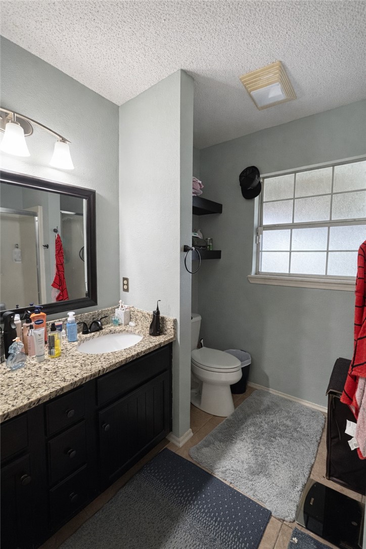 3807 W Locust Street