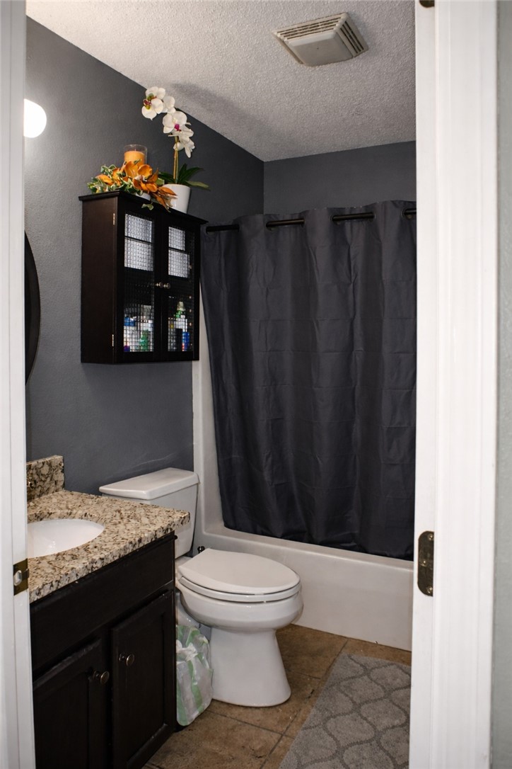 3807 W Locust Street