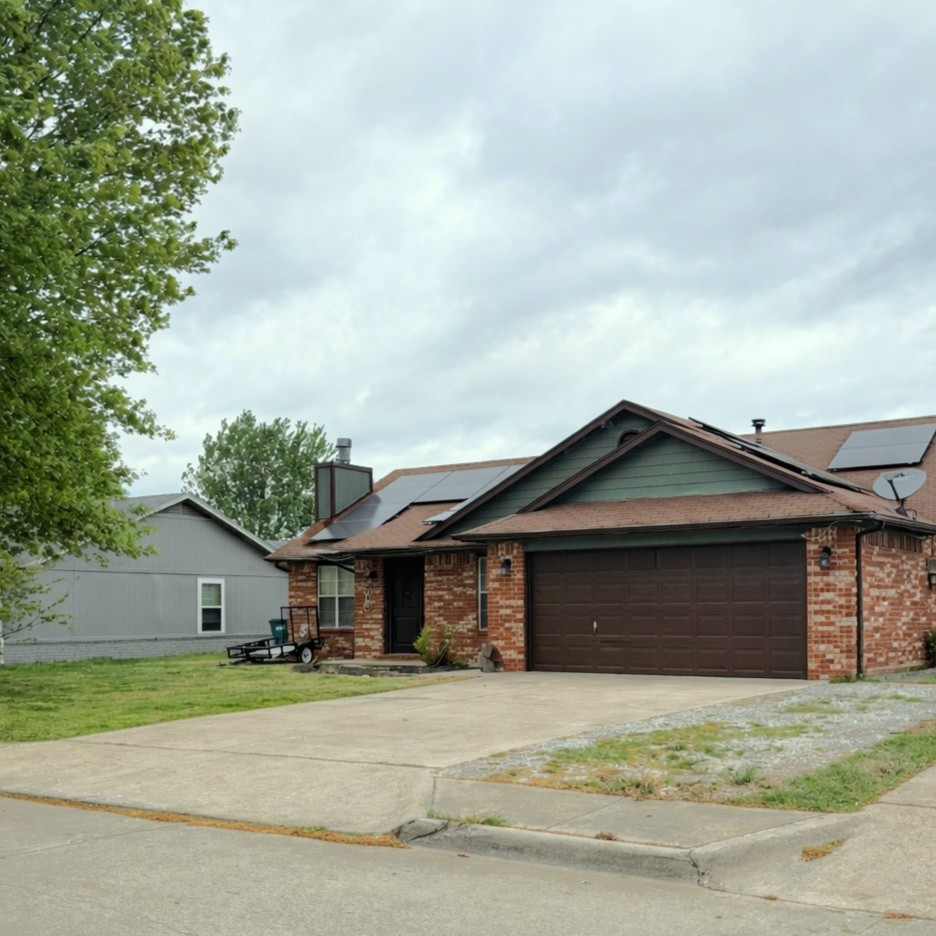 3807 W Locust Street