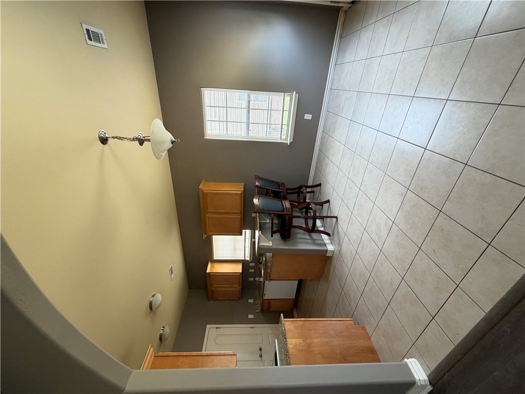 603 SW Loudon Drive 1