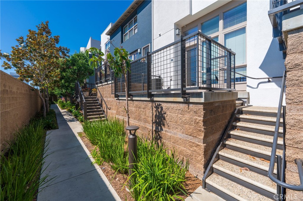 5402 W 149th Place 16