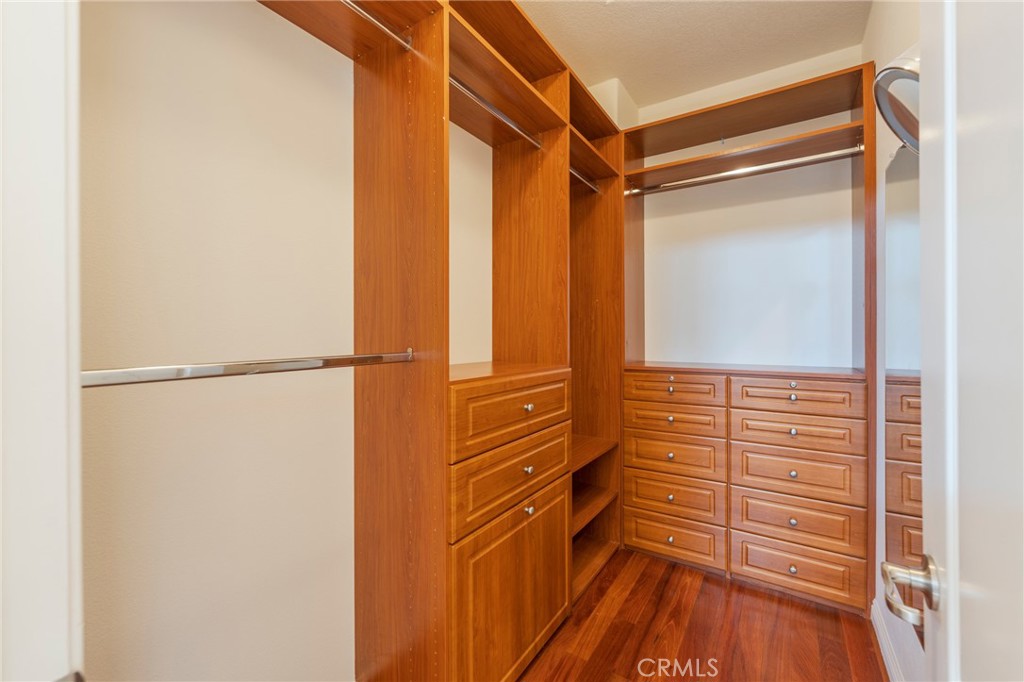5402 W 149th 16
