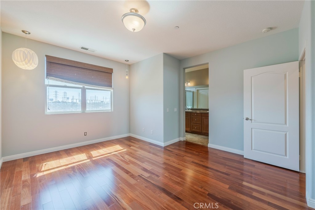 5402 W 149th 16
