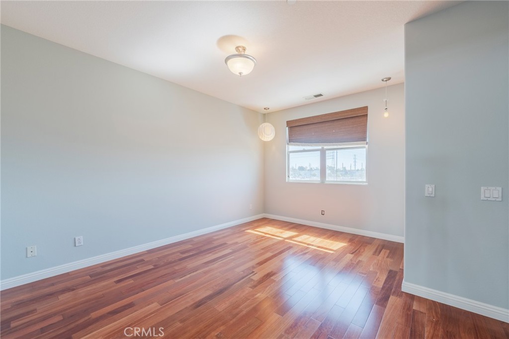 5402 W 149th 16