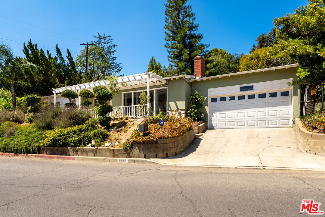 3539 Camino De La Cumbre