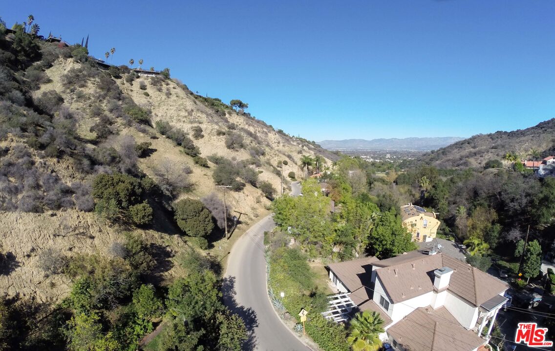 3539 Camino De La Cumbre