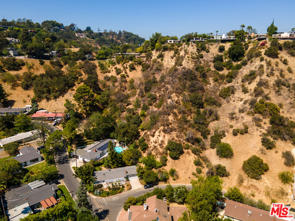 3539 Camino De La Cumbre