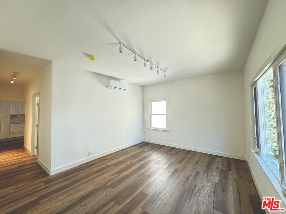 151 N Swall Dr Unit: 6