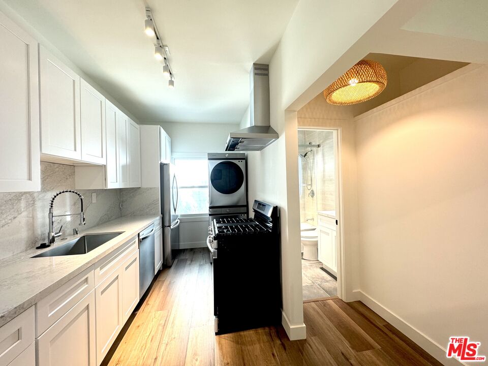 151 N Swall Dr Unit: 6