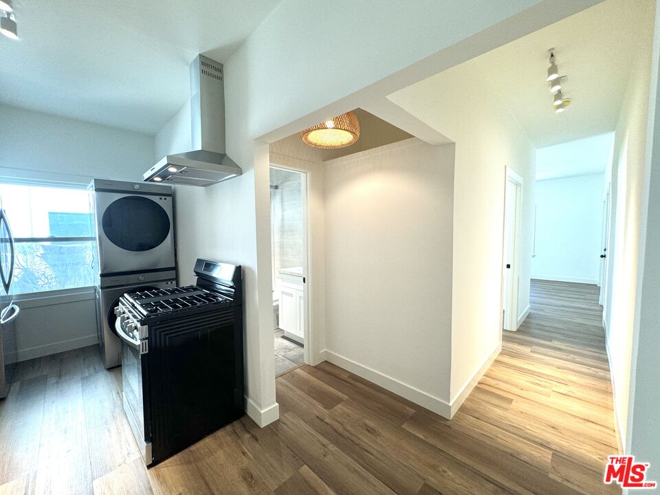 151 N Swall Dr Unit: 6