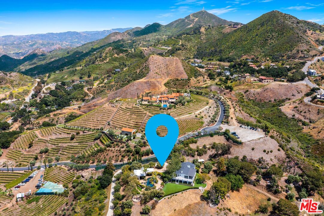 182 N Kanan Dume RD
