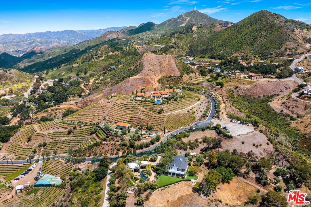 182 N Kanan Dume RD