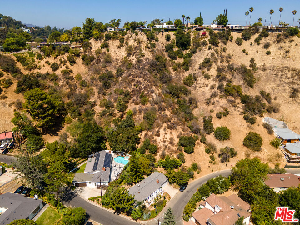 3539 Camino De La Cumbre