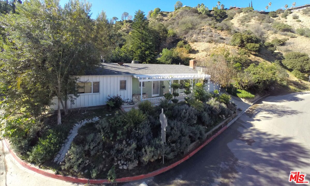 3539 Camino De La Cumbre