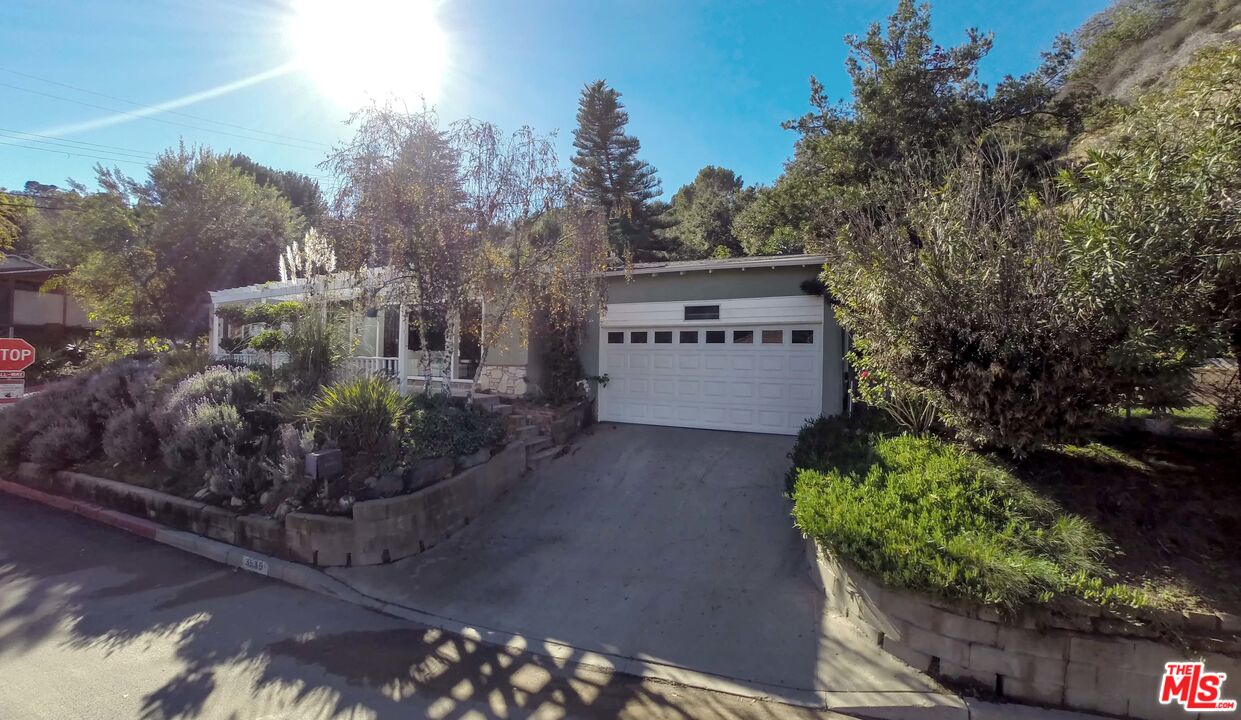 3539 Camino De La Cumbre