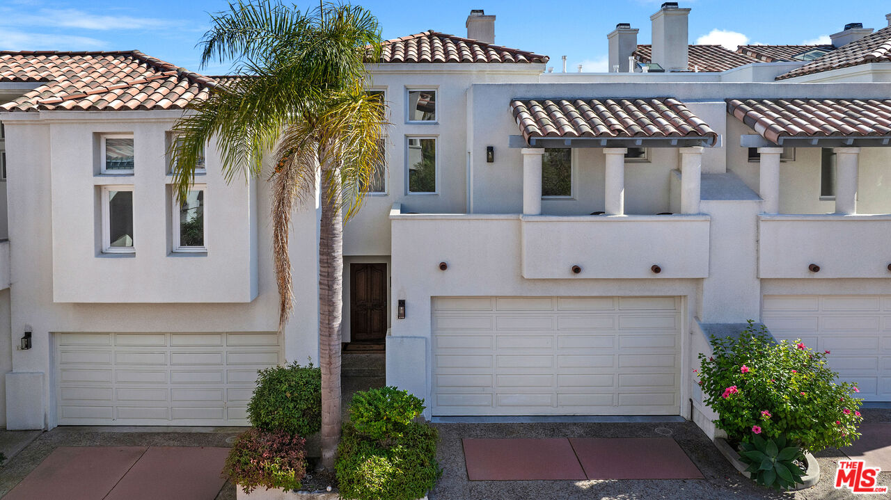 6435 Zumirez Dr Unit: 16