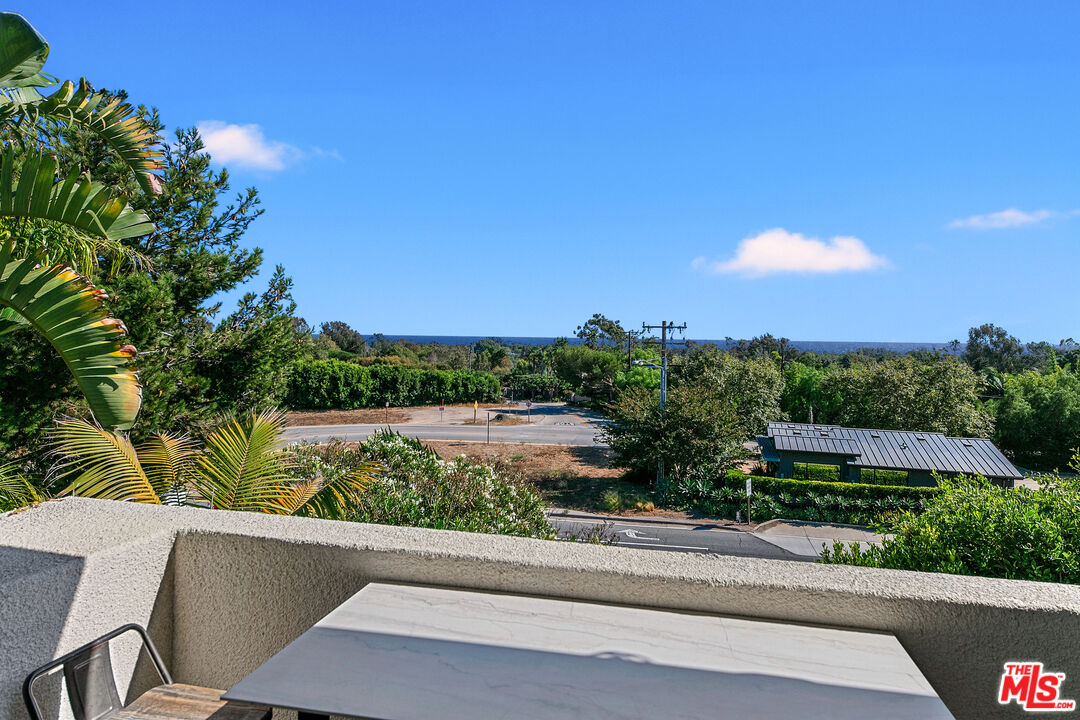 6435 Zumirez Dr Unit: 16