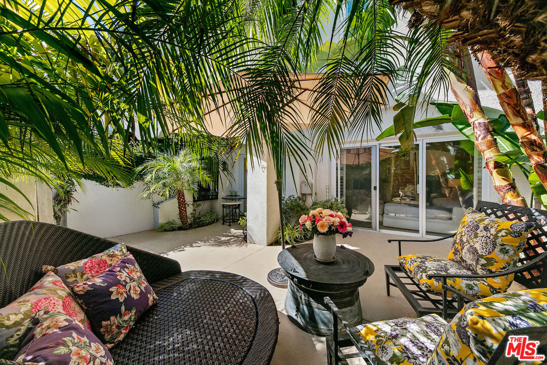 6435 Zumirez Dr Unit: 16