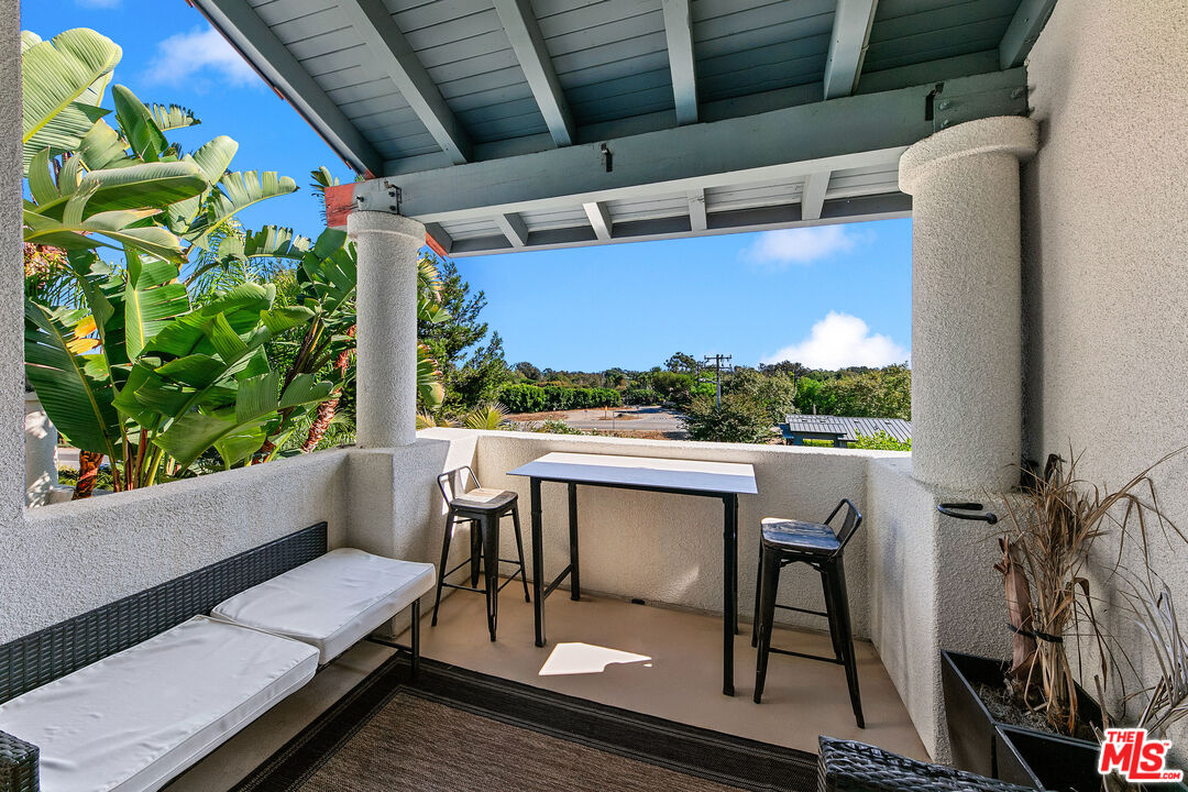 6435 Zumirez Dr Unit: 16