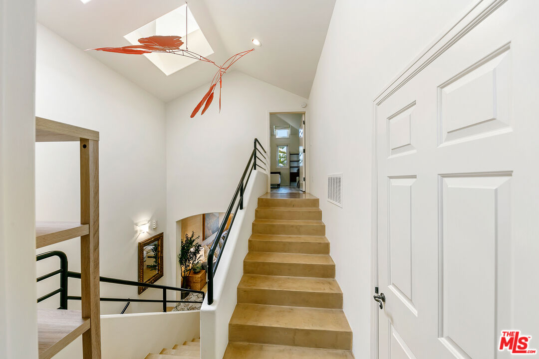 6435 Zumirez Dr Unit: 16