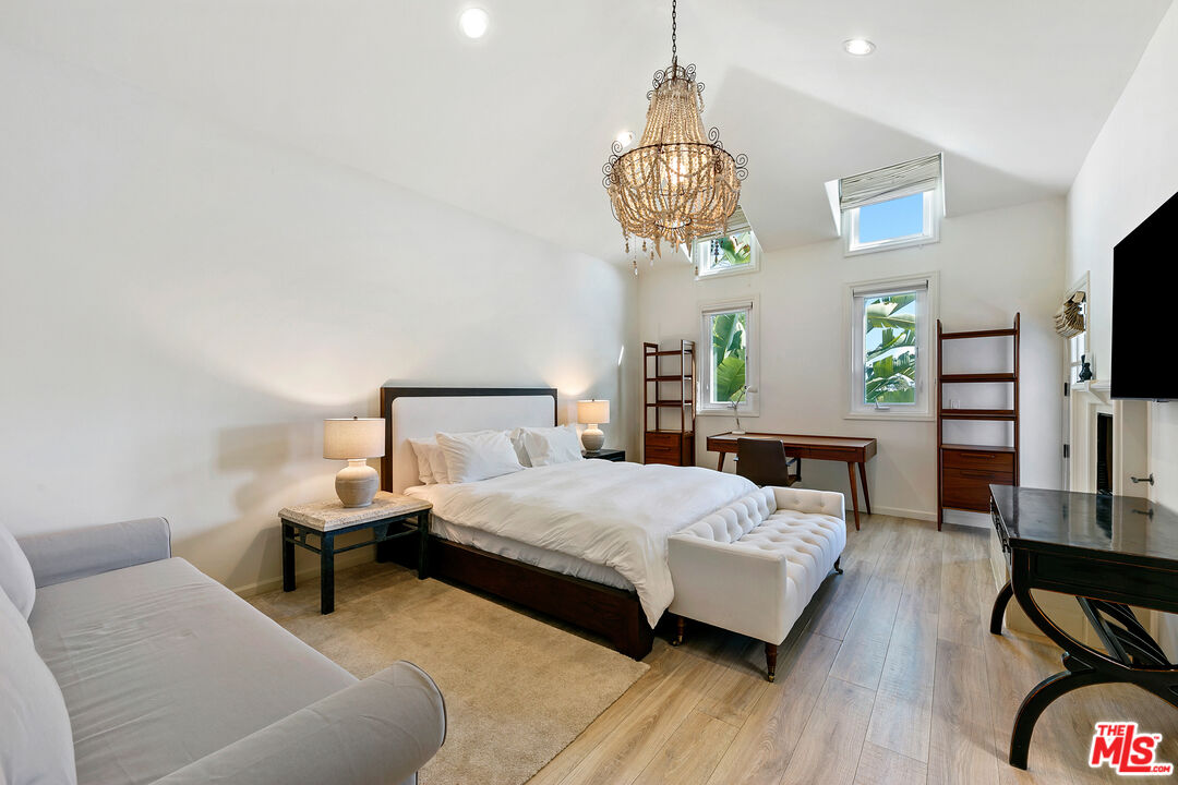 6435 Zumirez Dr Unit: 16