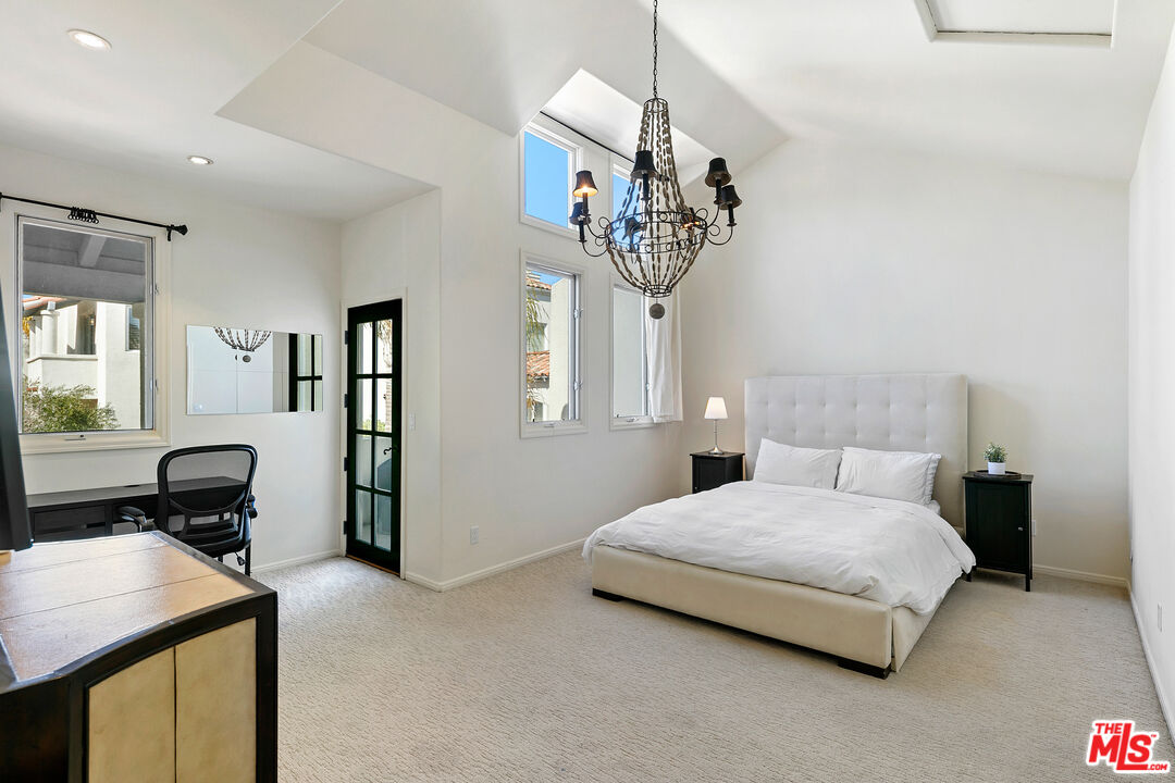 6435 Zumirez Dr Unit: 16