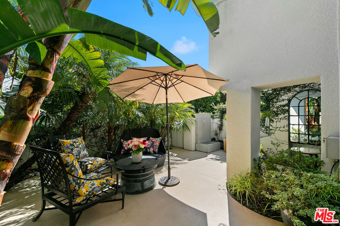 6435 Zumirez Dr Unit: 16