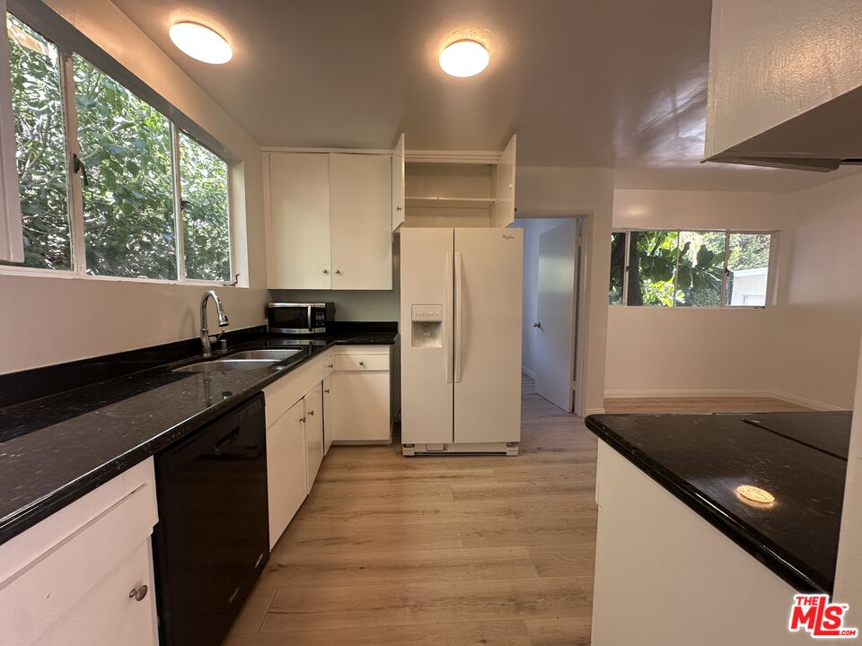 1555 San Ysidro Dr