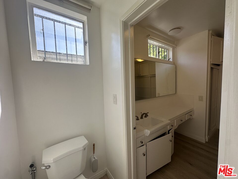 1555 San Ysidro Dr