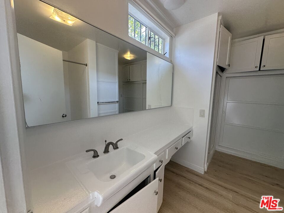 1555 San Ysidro Dr