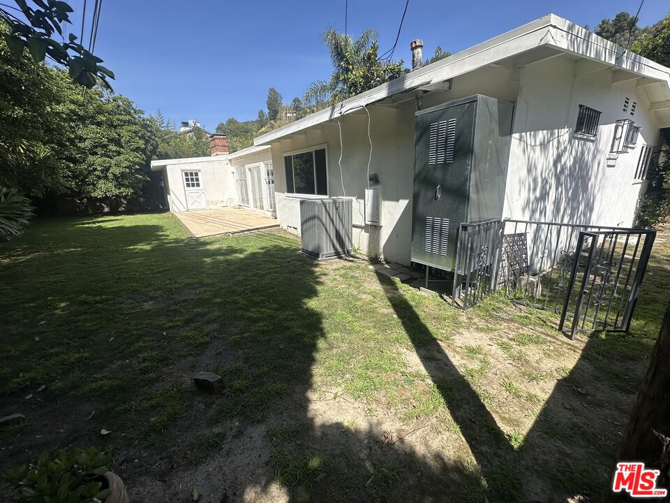 1555 San Ysidro Dr