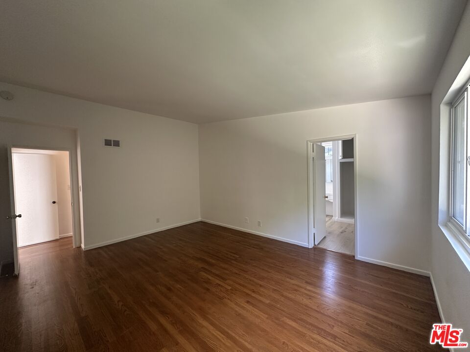 1555 San Ysidro Dr