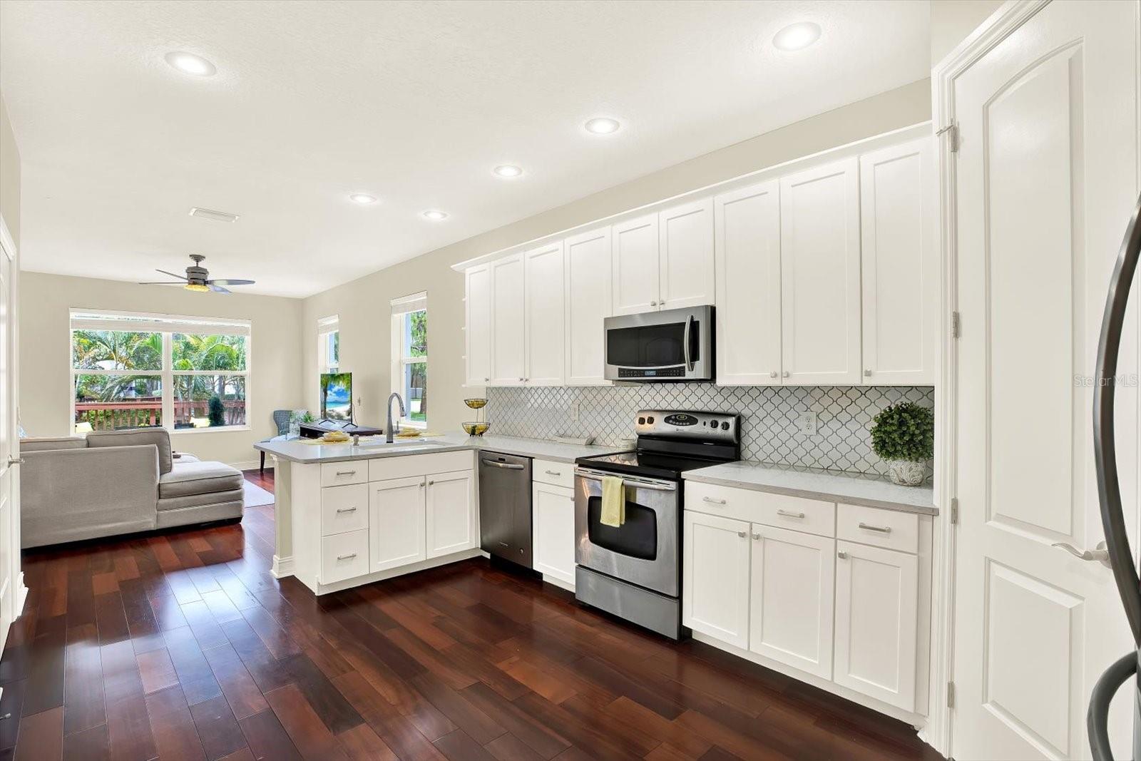 10403 SAINT TROPEZ PL