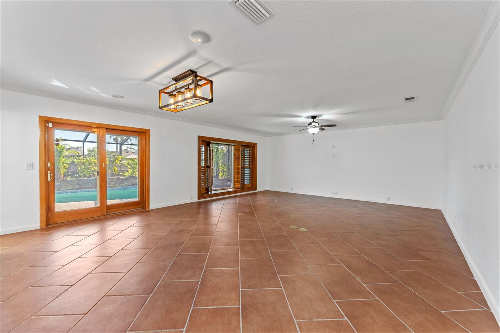 5819 DORY WAY