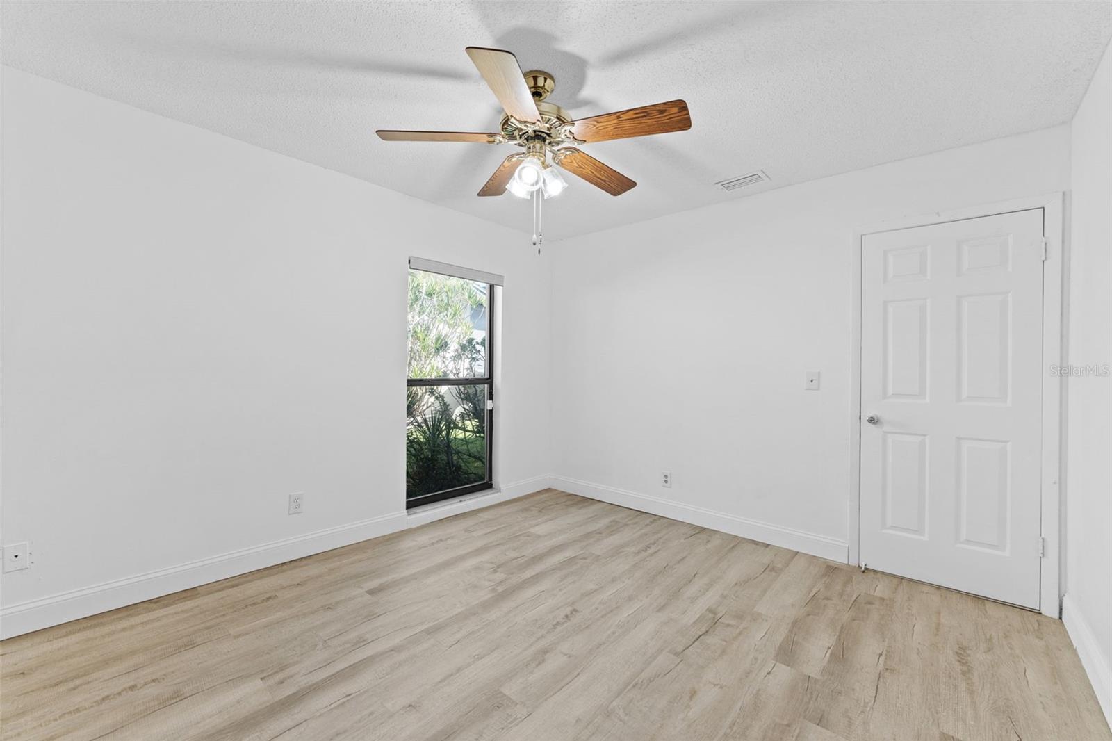 5819 DORY WAY