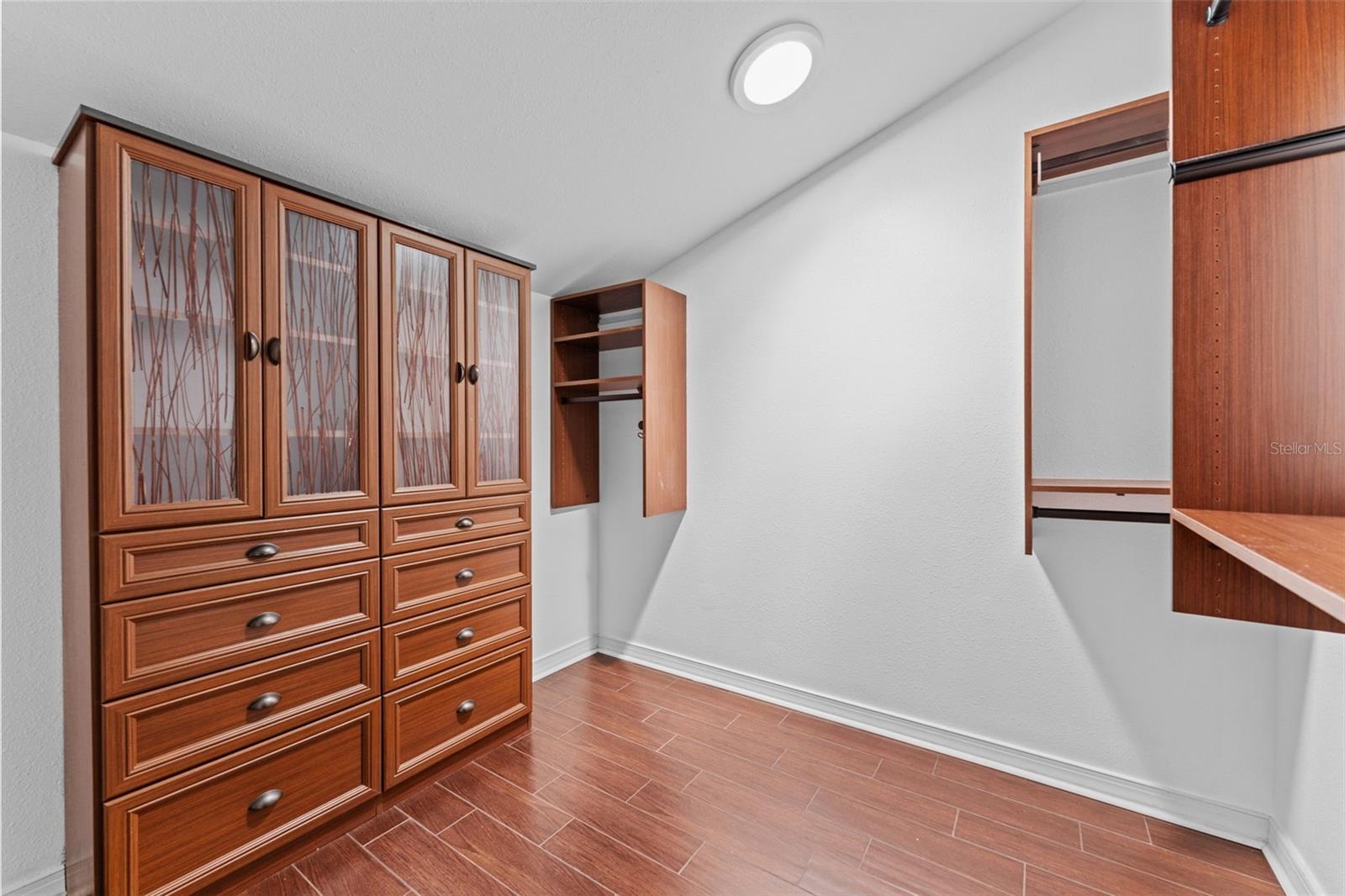 5819 DORY WAY