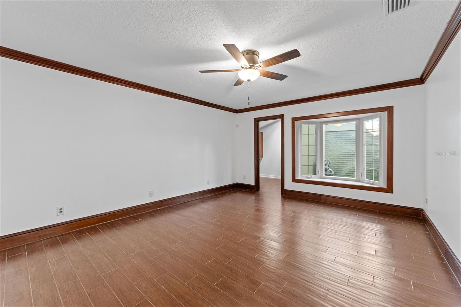 5819 DORY WAY