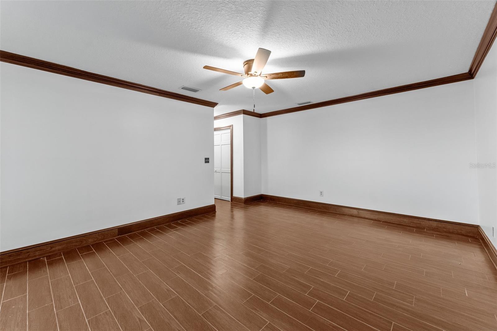 5819 DORY WAY