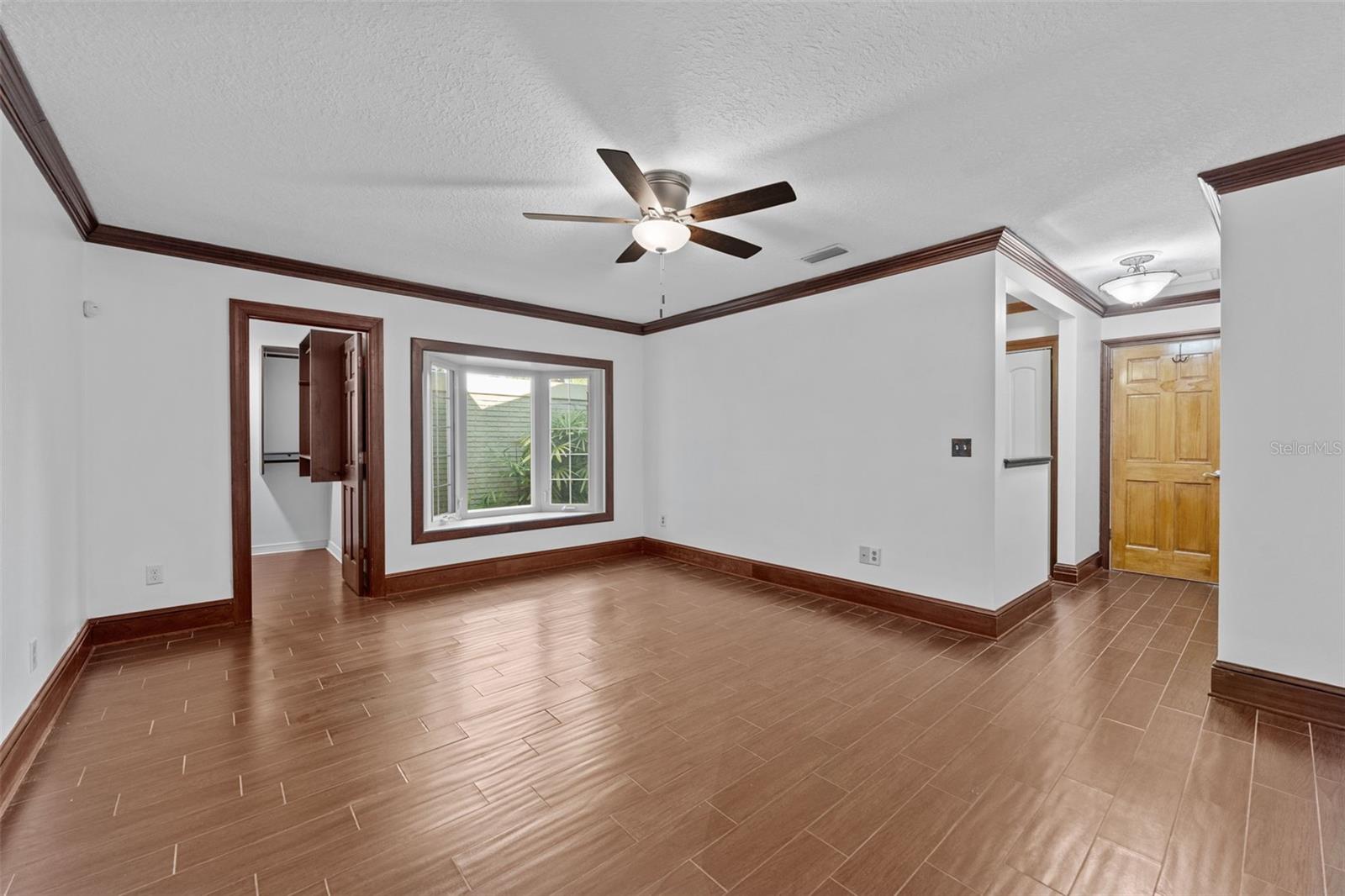 5819 DORY WAY