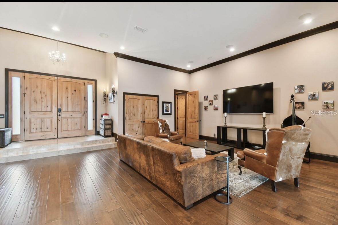 9805 COMPASS POINT WAY