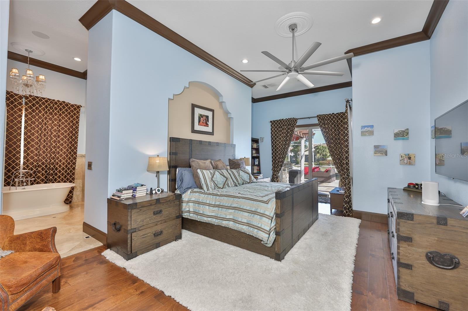 9805 COMPASS POINT WAY