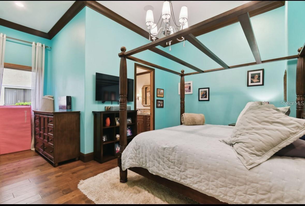 9805 COMPASS POINT WAY