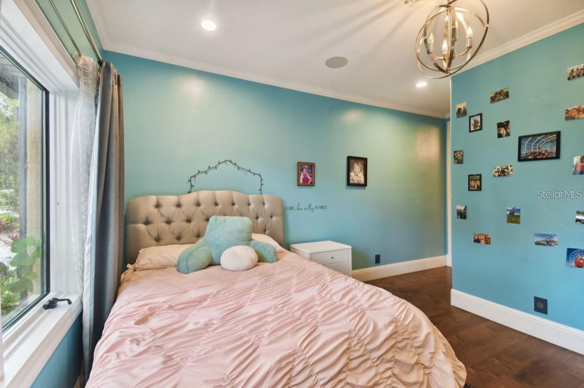 9805 COMPASS POINT WAY