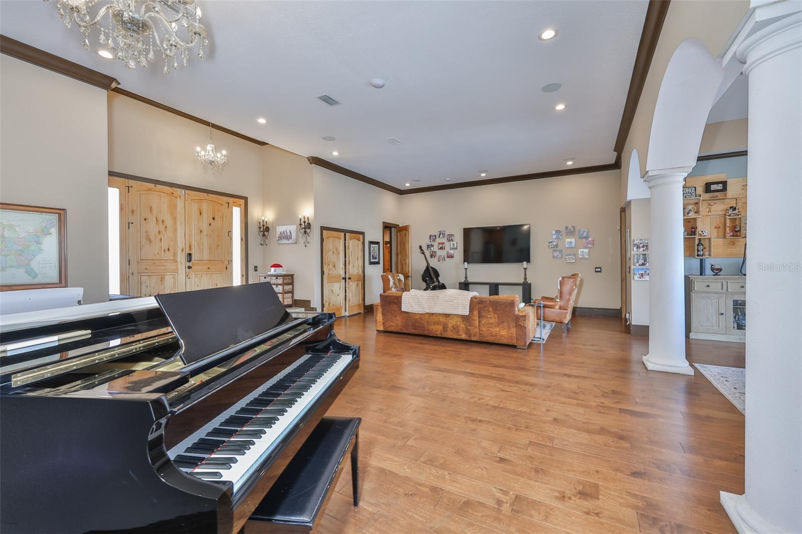 9805 COMPASS POINT WAY