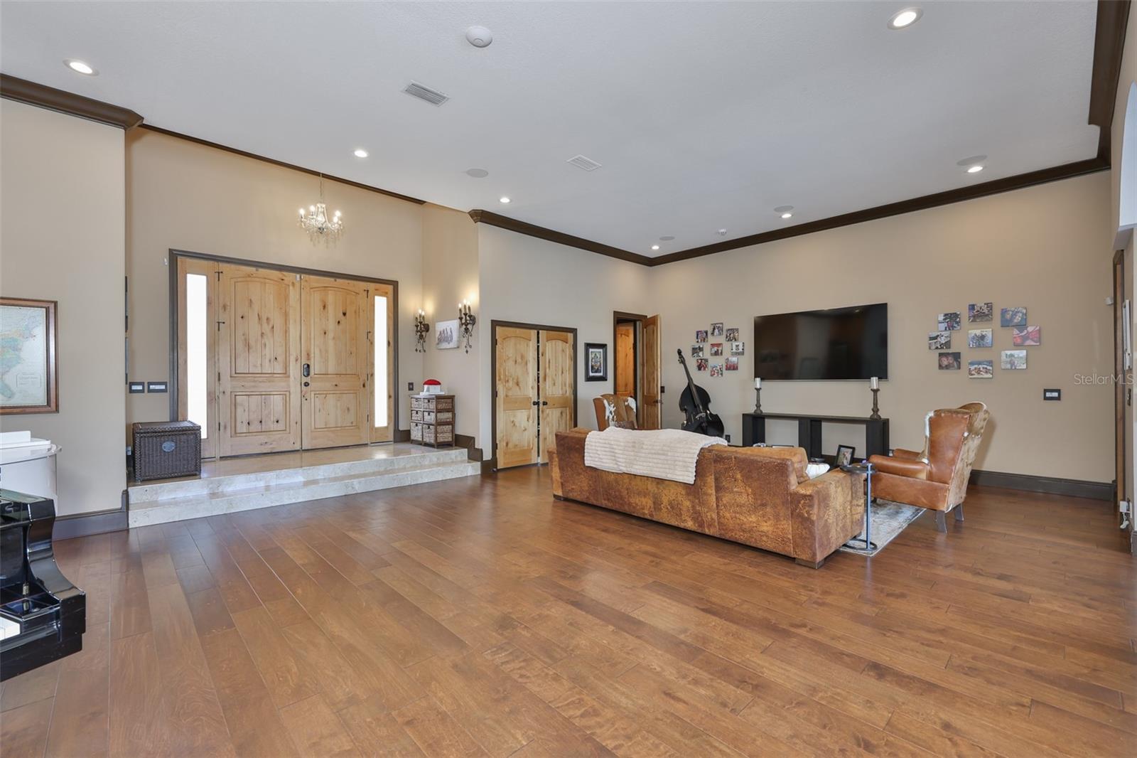 9805 COMPASS POINT WAY