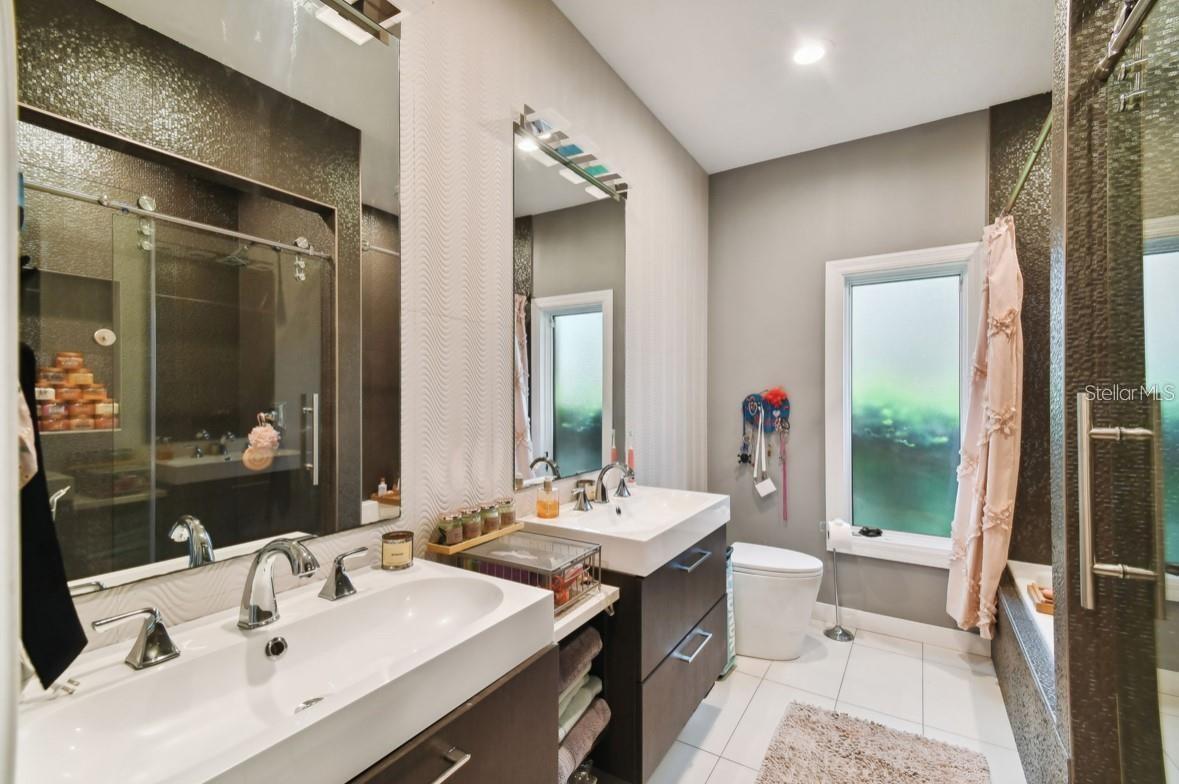 9805 COMPASS POINT WAY