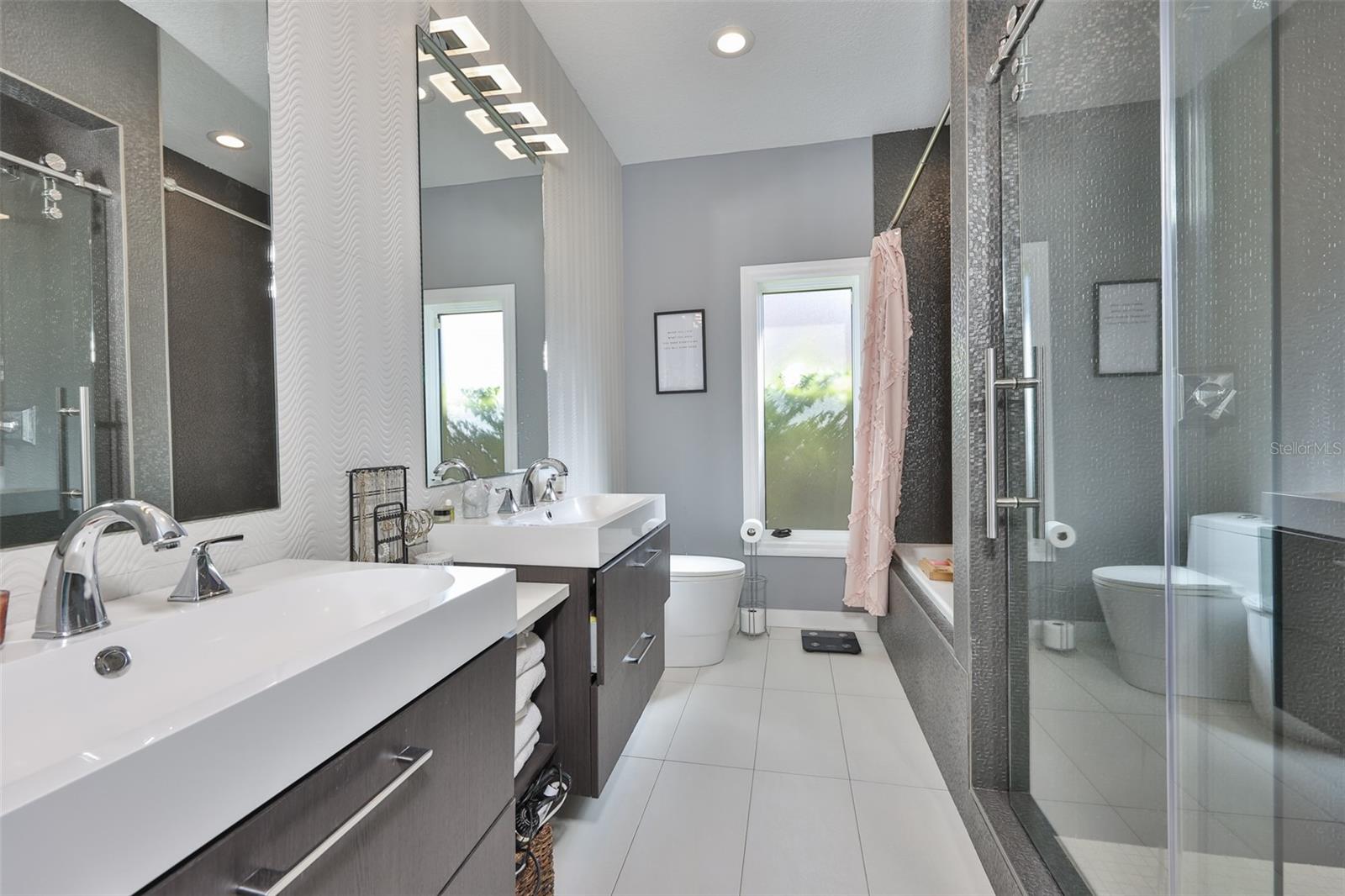 9805 COMPASS POINT WAY