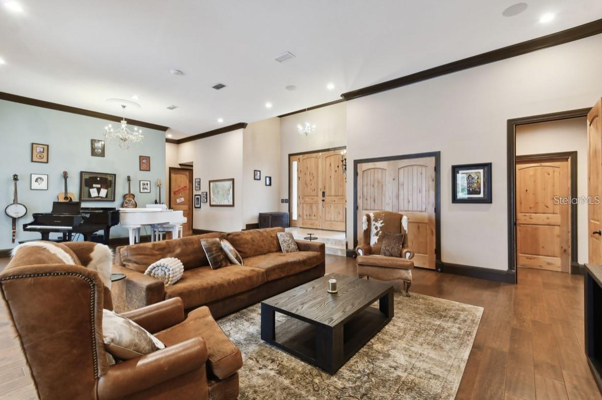 9805 COMPASS POINT WAY