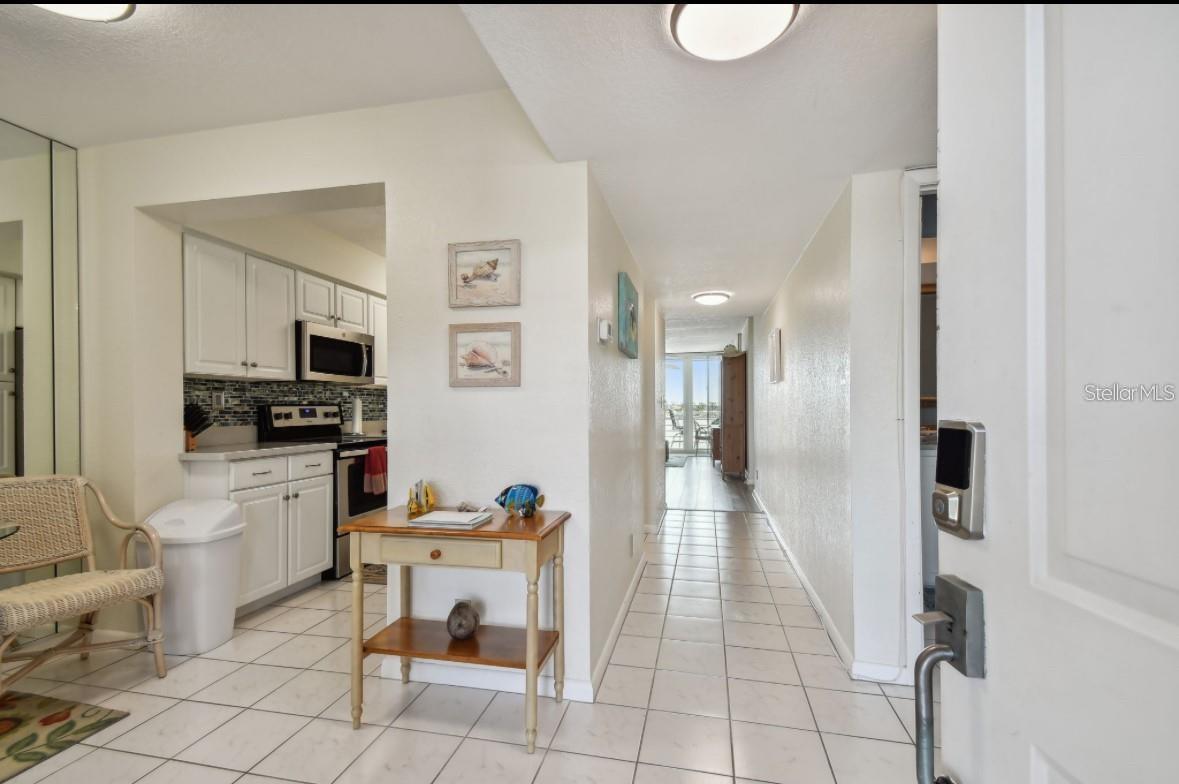 5701 BAHIA DEL MAR CIR #302