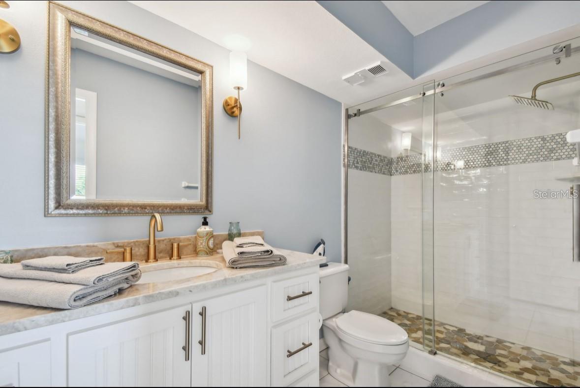 5701 BAHIA DEL MAR CIR #302